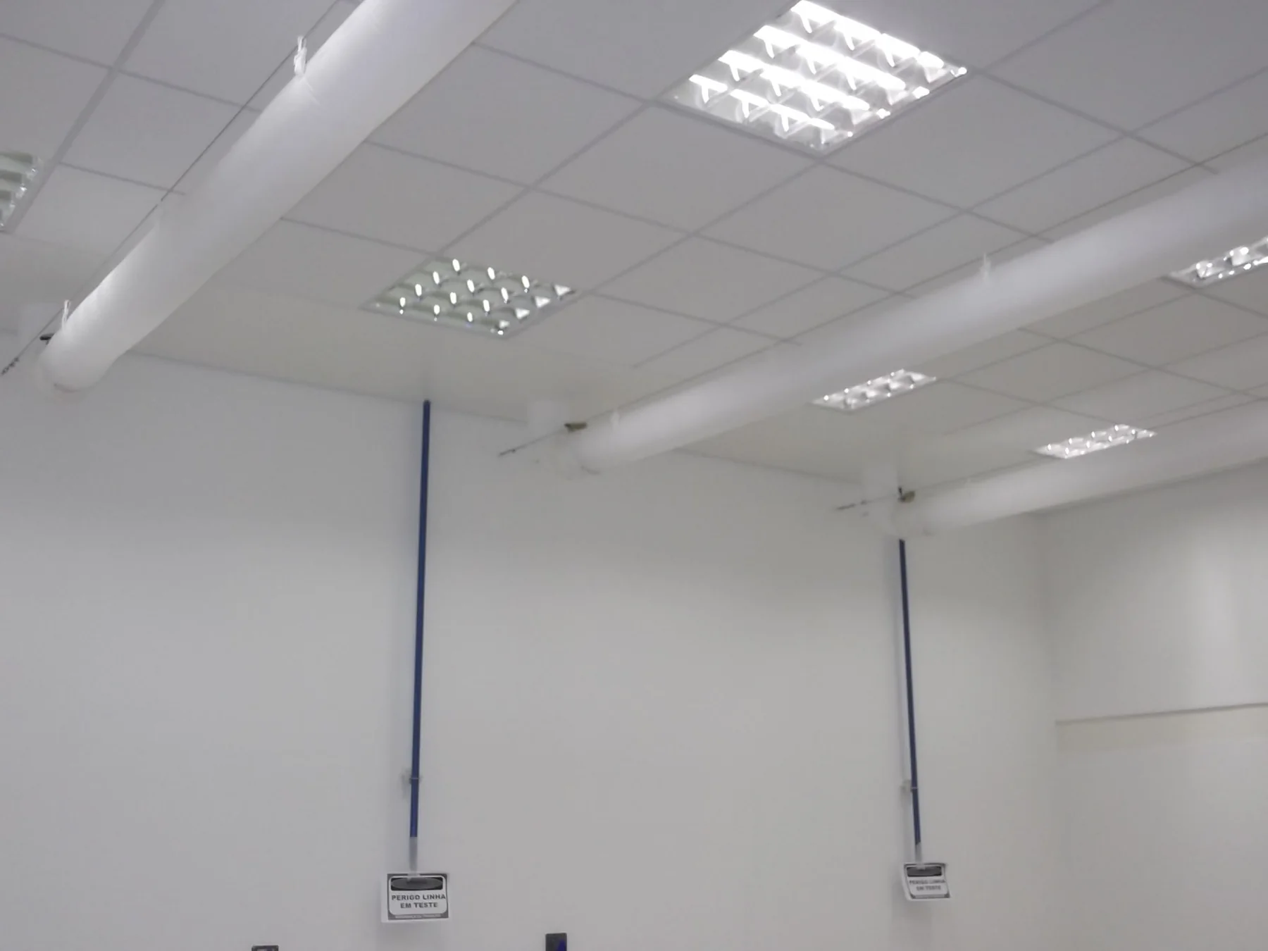Sala limpa com dutos têxteis